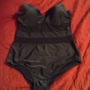 NWOT one piece bathing suit